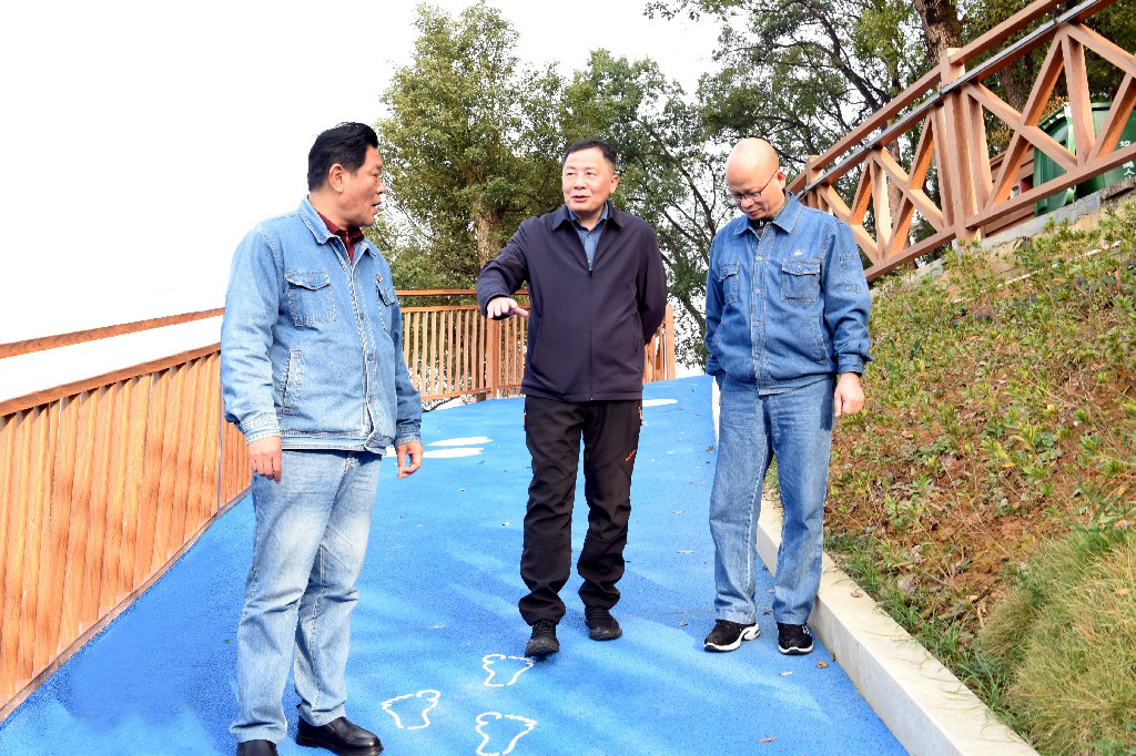 1701854325838580.jpg 李翔書記四下基層南鋁社區(qū)調(diào)研-1.jpg